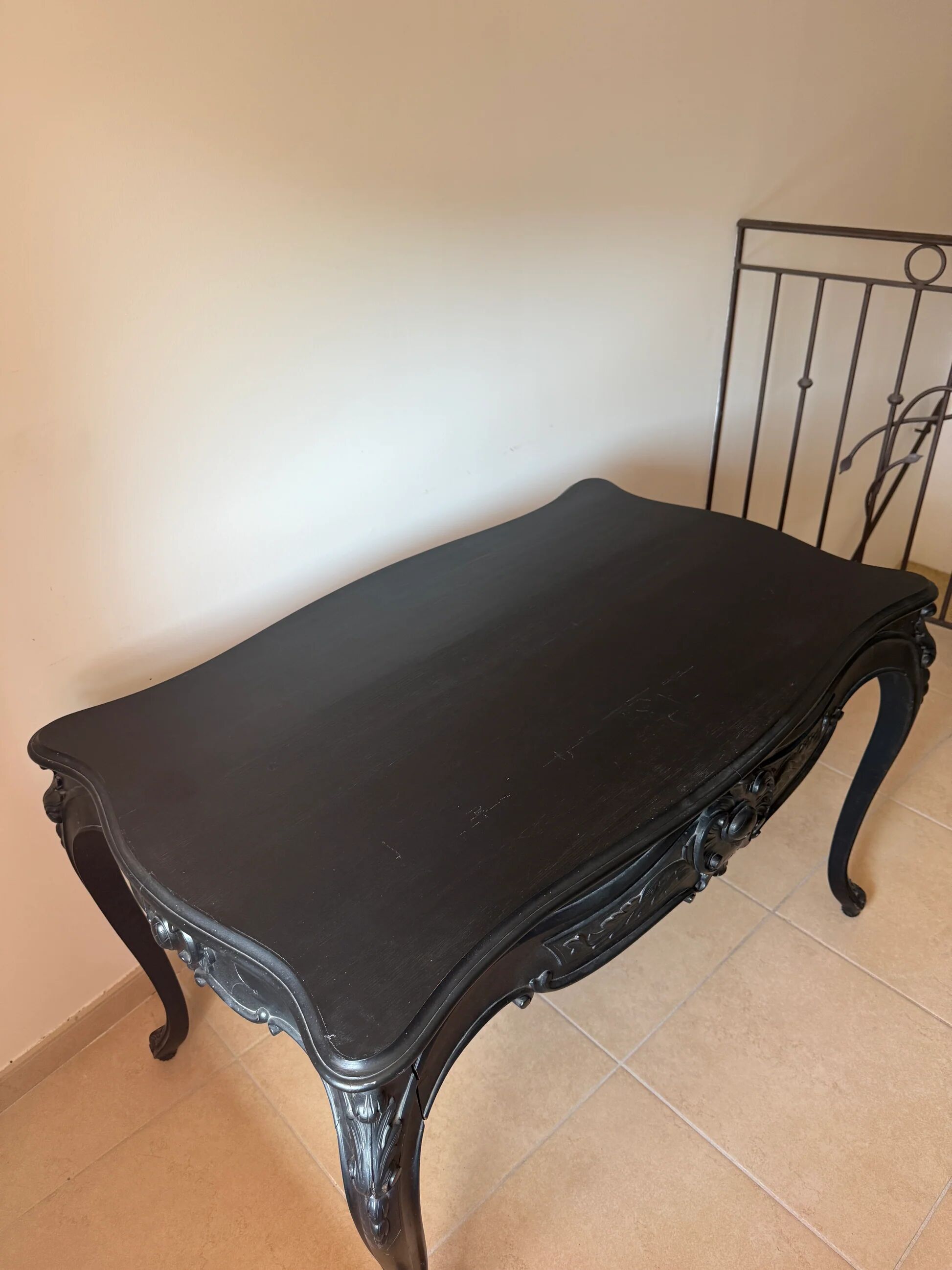 Table à manger  / bureau baroque en hêtre noir