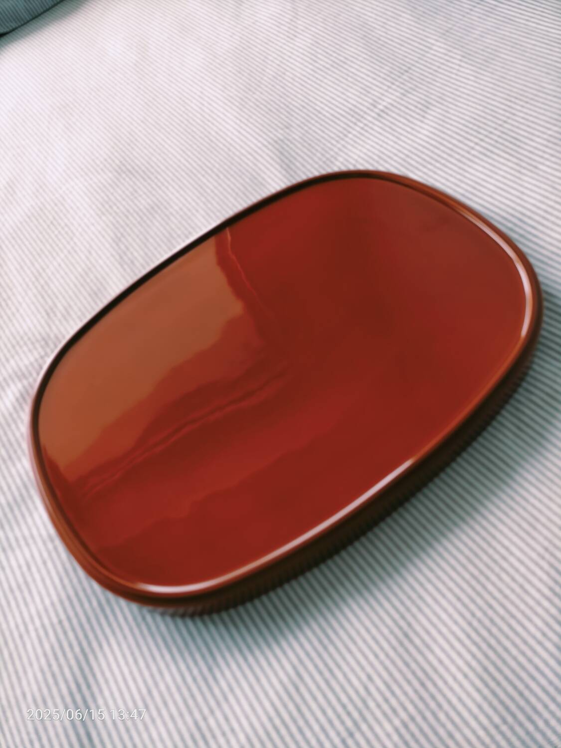 Red lacquer tray
