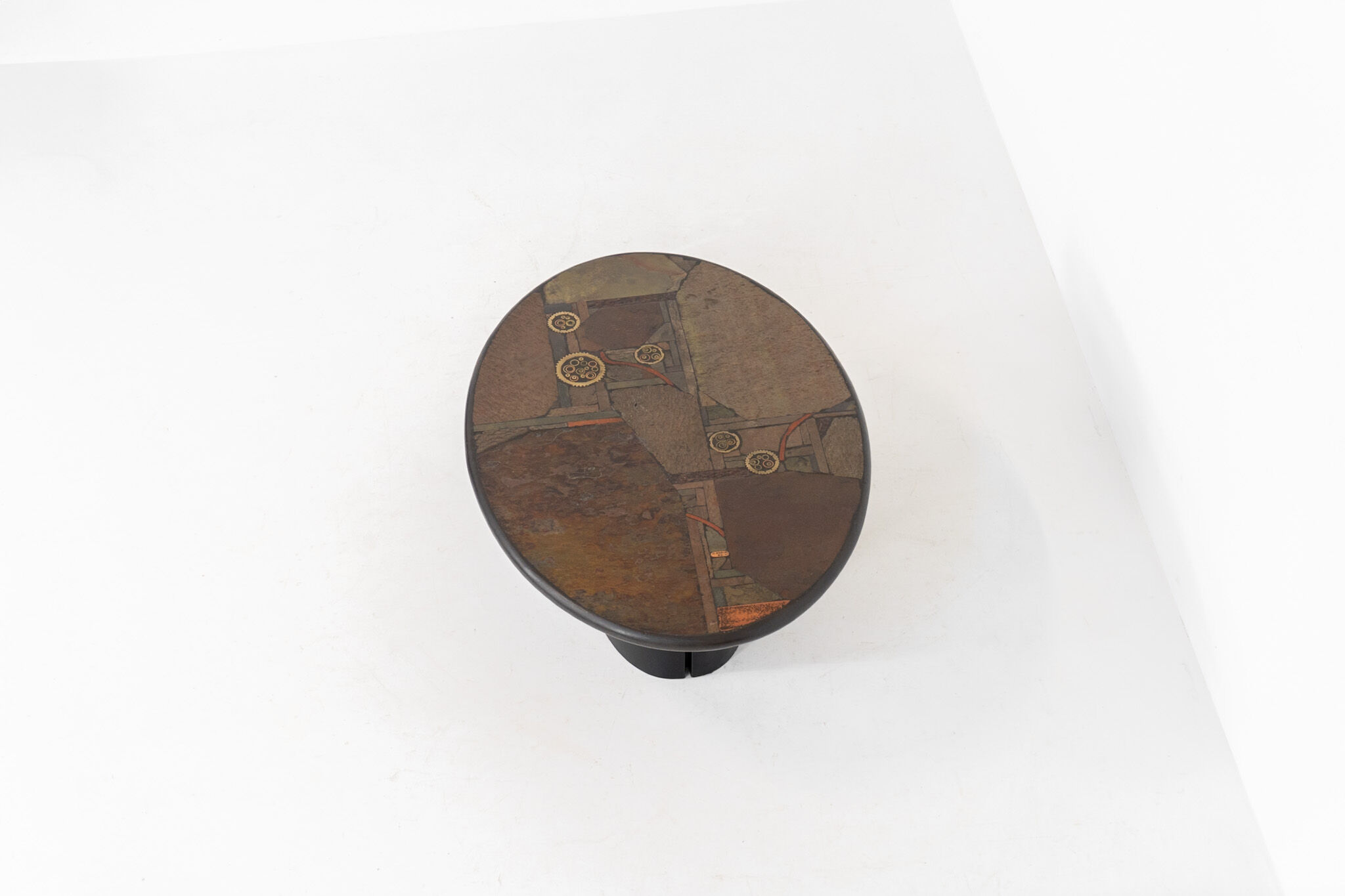 Table basse brutaliste par C. Kneip