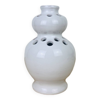 Vase with white ceramic flowers