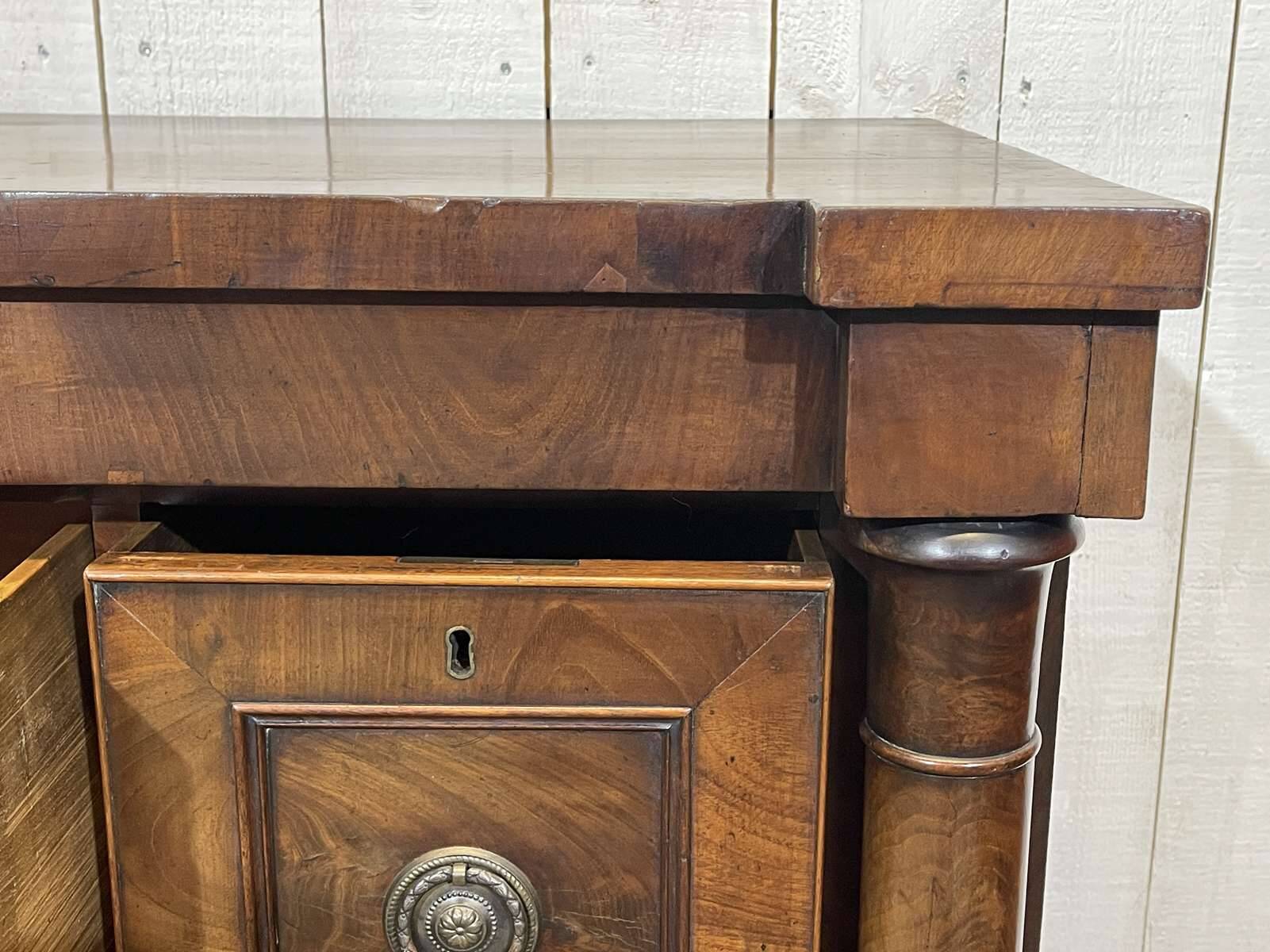 19th century Victorian mahogany chest of drawers