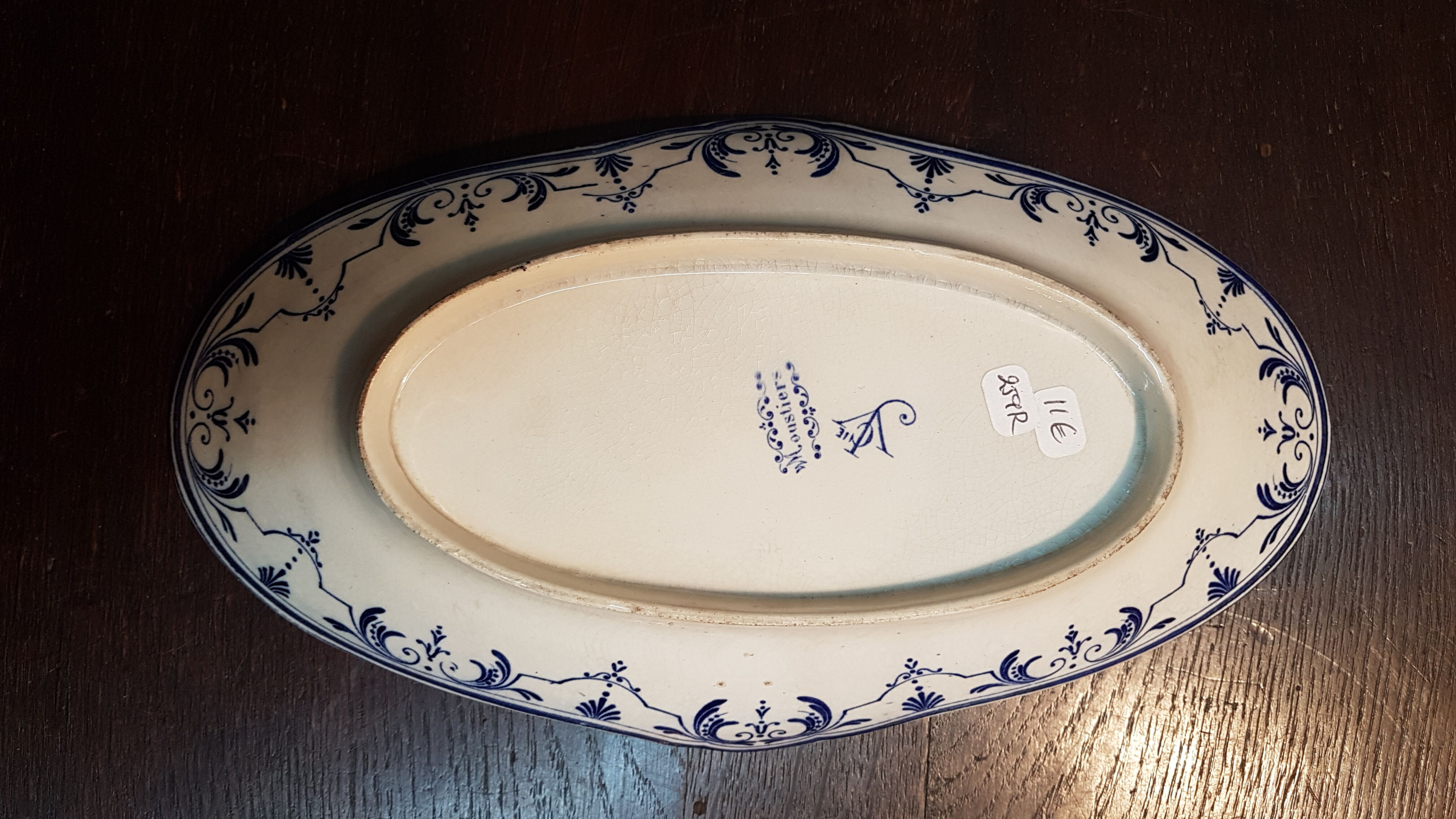 Small dish in earthenware Moustier