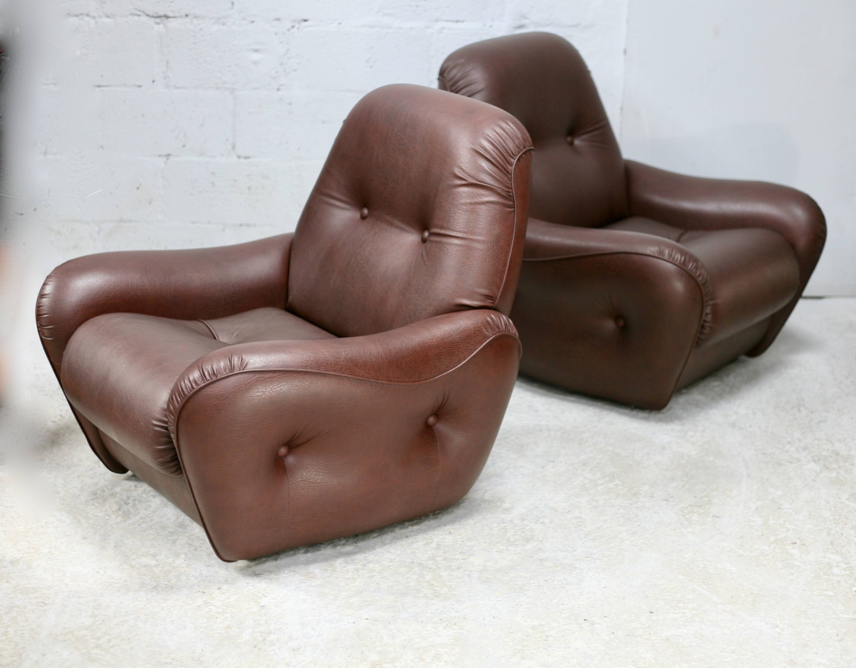 Pair of "space age" armchairs. Circa 1970