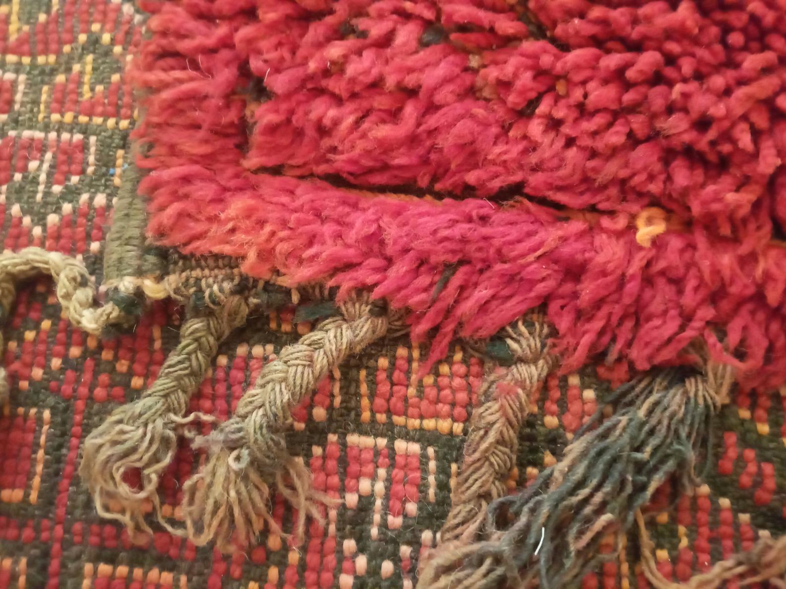 Vintage moroccan carpet 203x304 cm