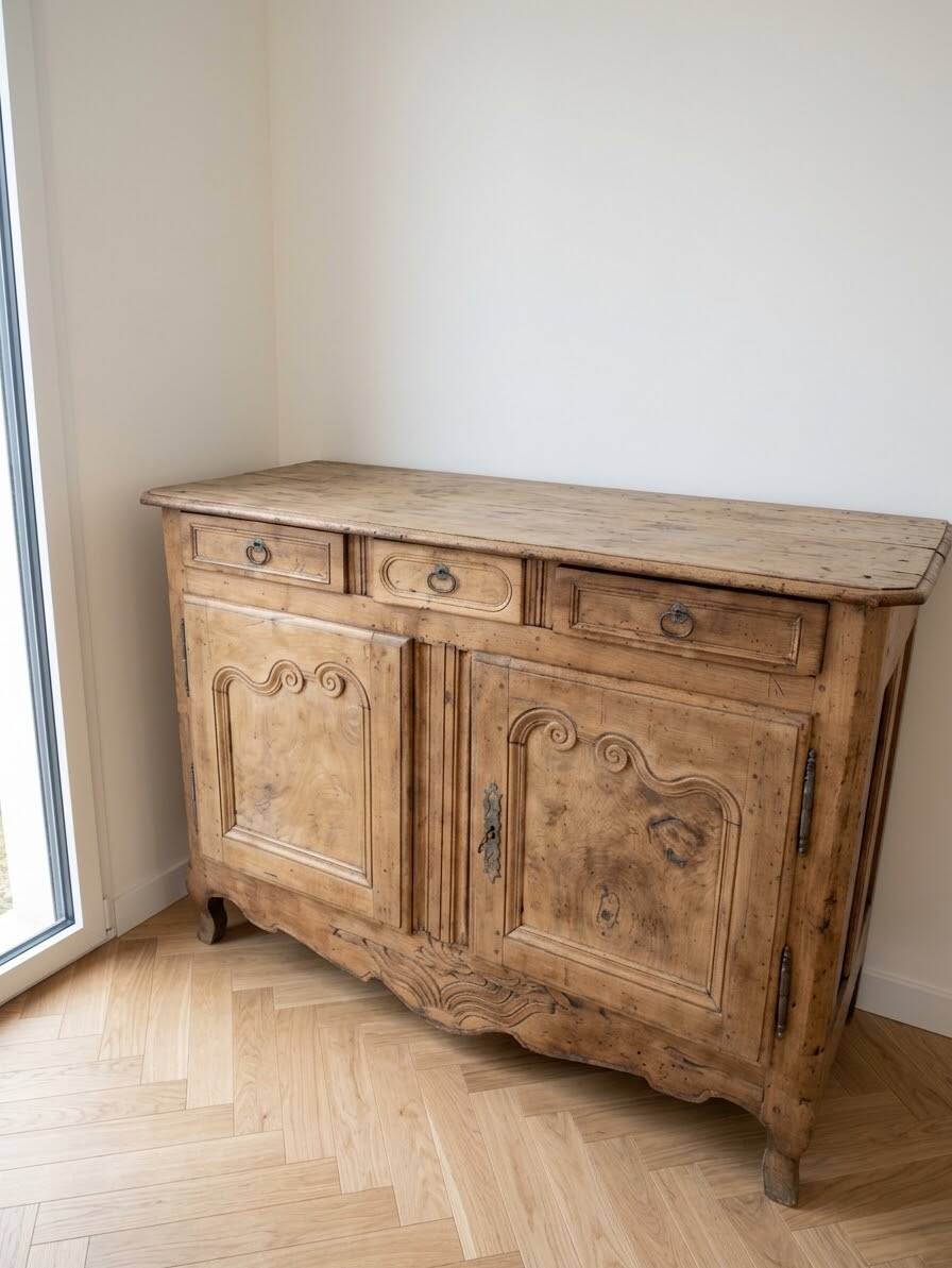 Low walnut sandblasted buffet