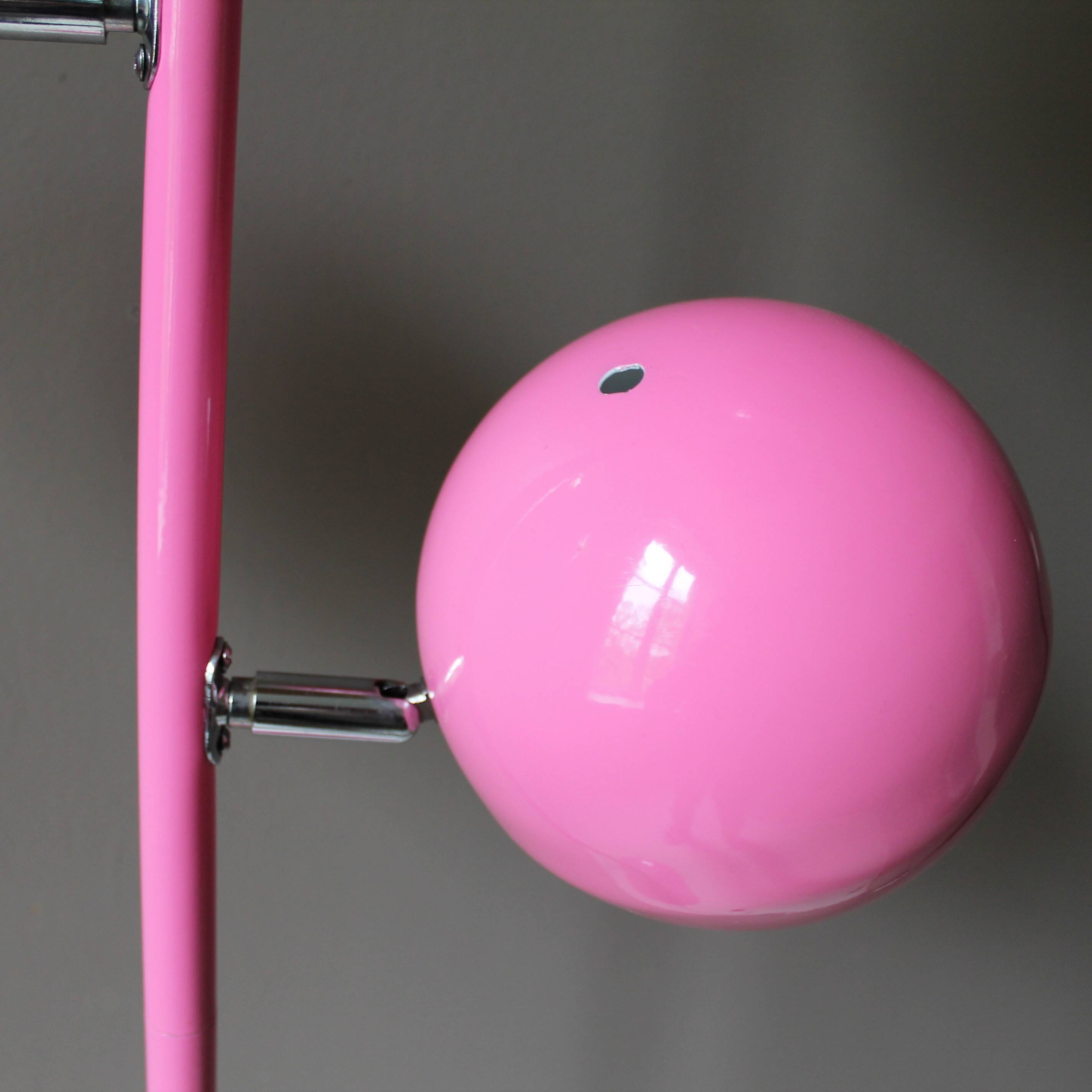 Vintage floor lamp 'intense pink'