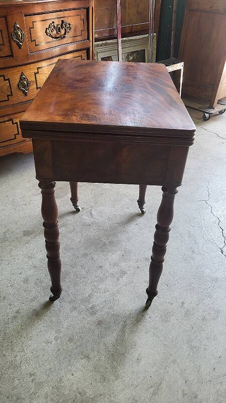TABLE A JEUX EN ACAJOU ECRITOIRE BUREAU