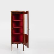 Cabinet d'angle de style Louis XV en verre cintré, 1950