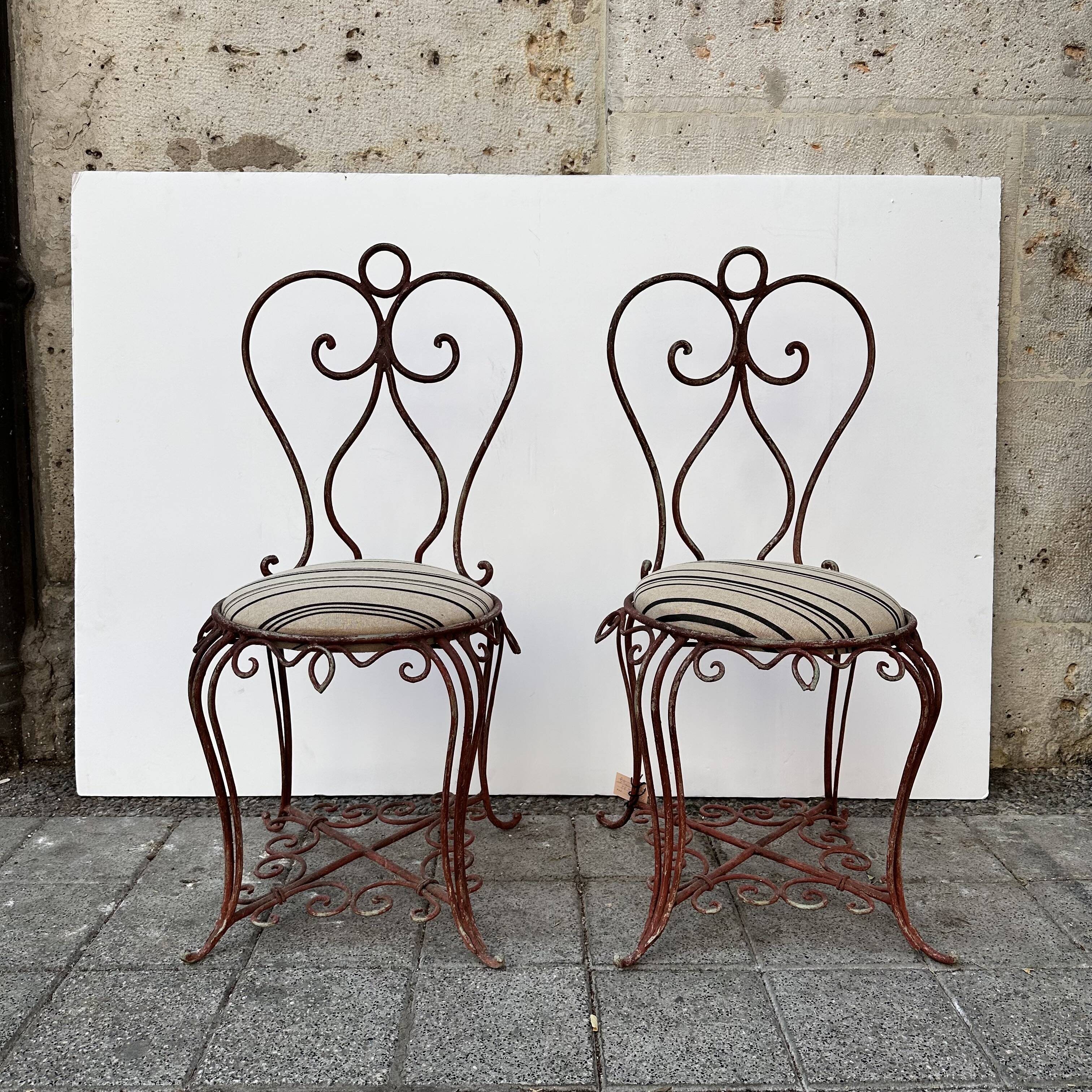 Pair of wrought iron chairs, Art Nouveau, early 20th century – France