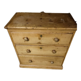 Solid pine chest of drawers