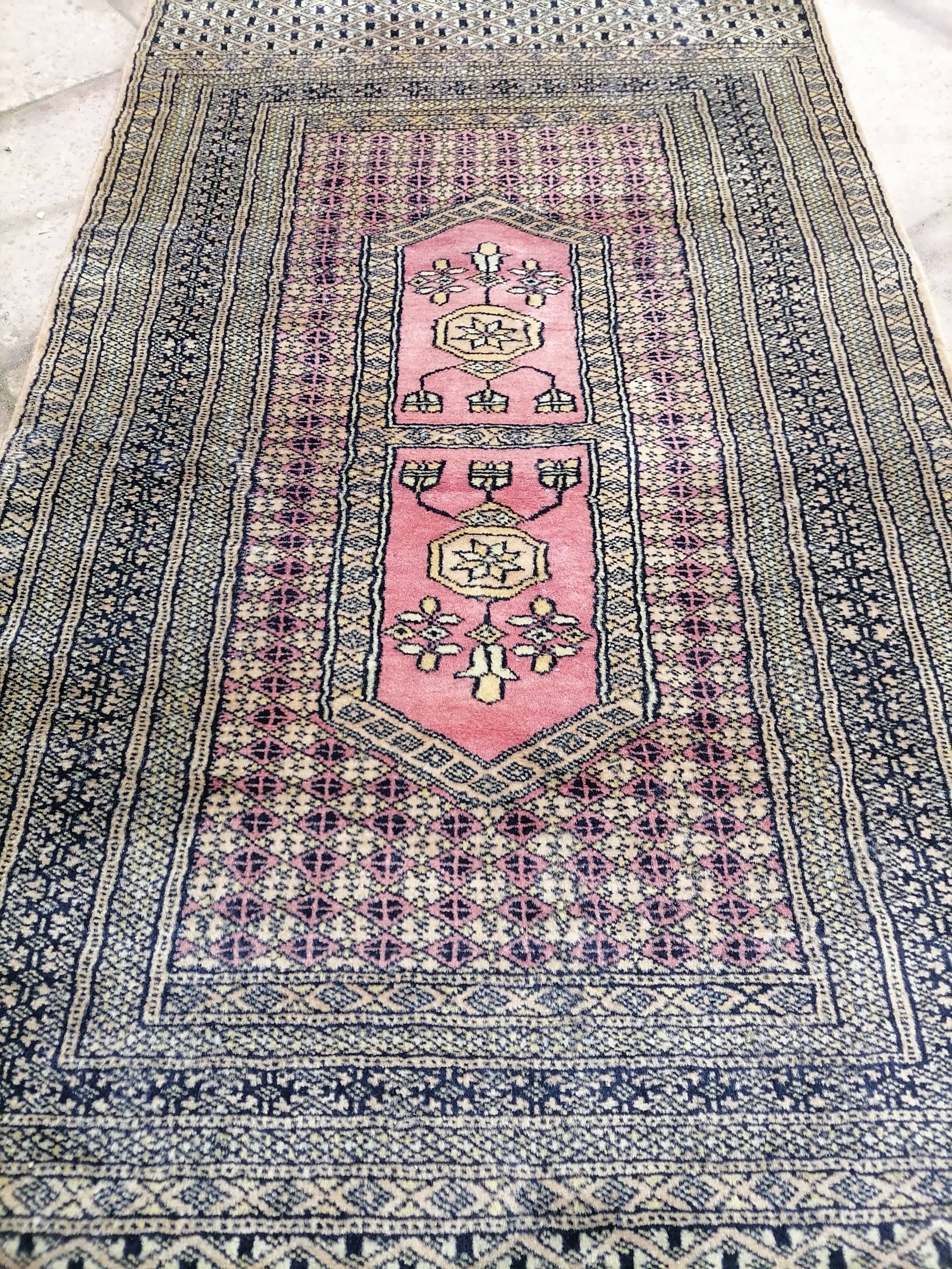 Old oriental carpet. Pakistan  140 x 71 cm