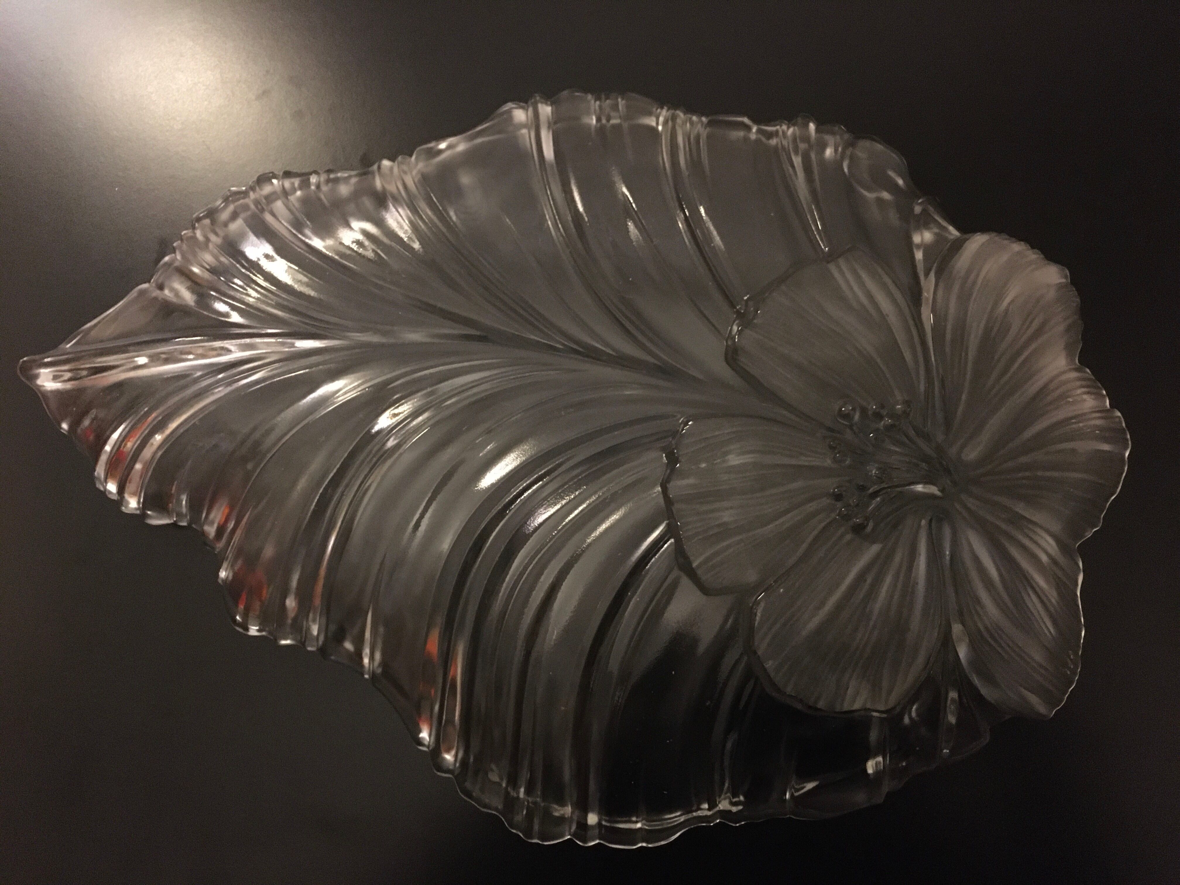 Flower pattern glass dish