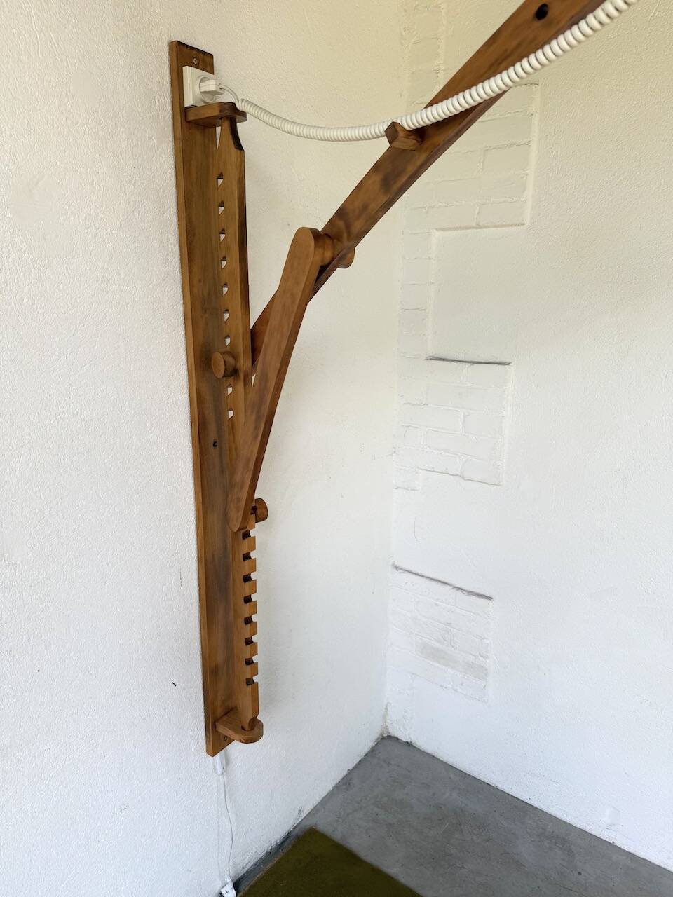 Mountain furniture gallows France pine