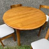 Table and 4 chairs set