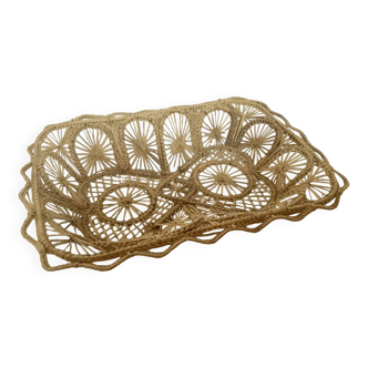 Corbeille en paille tressée