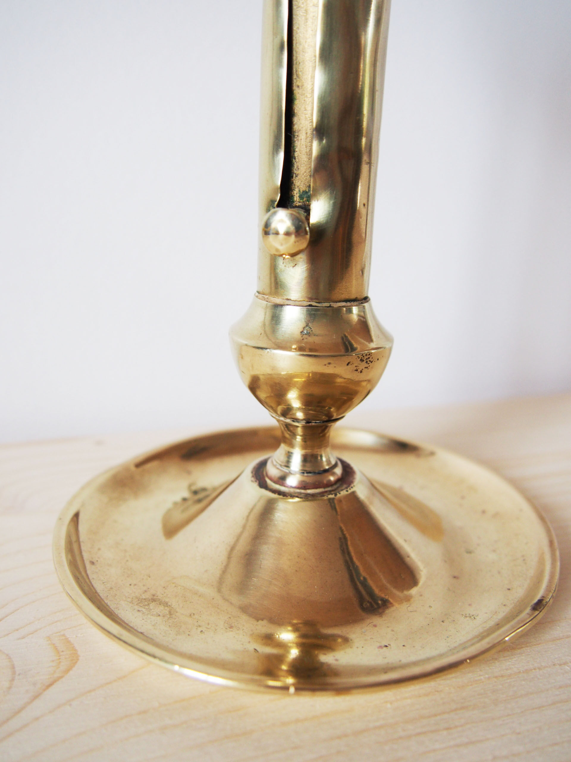 Brass candlestick with pusher