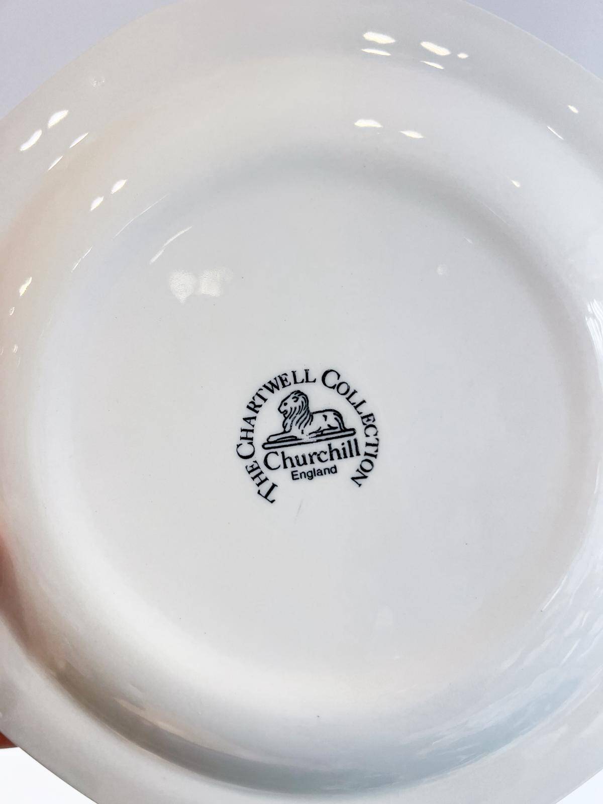 11 dessert plates Churchill - England