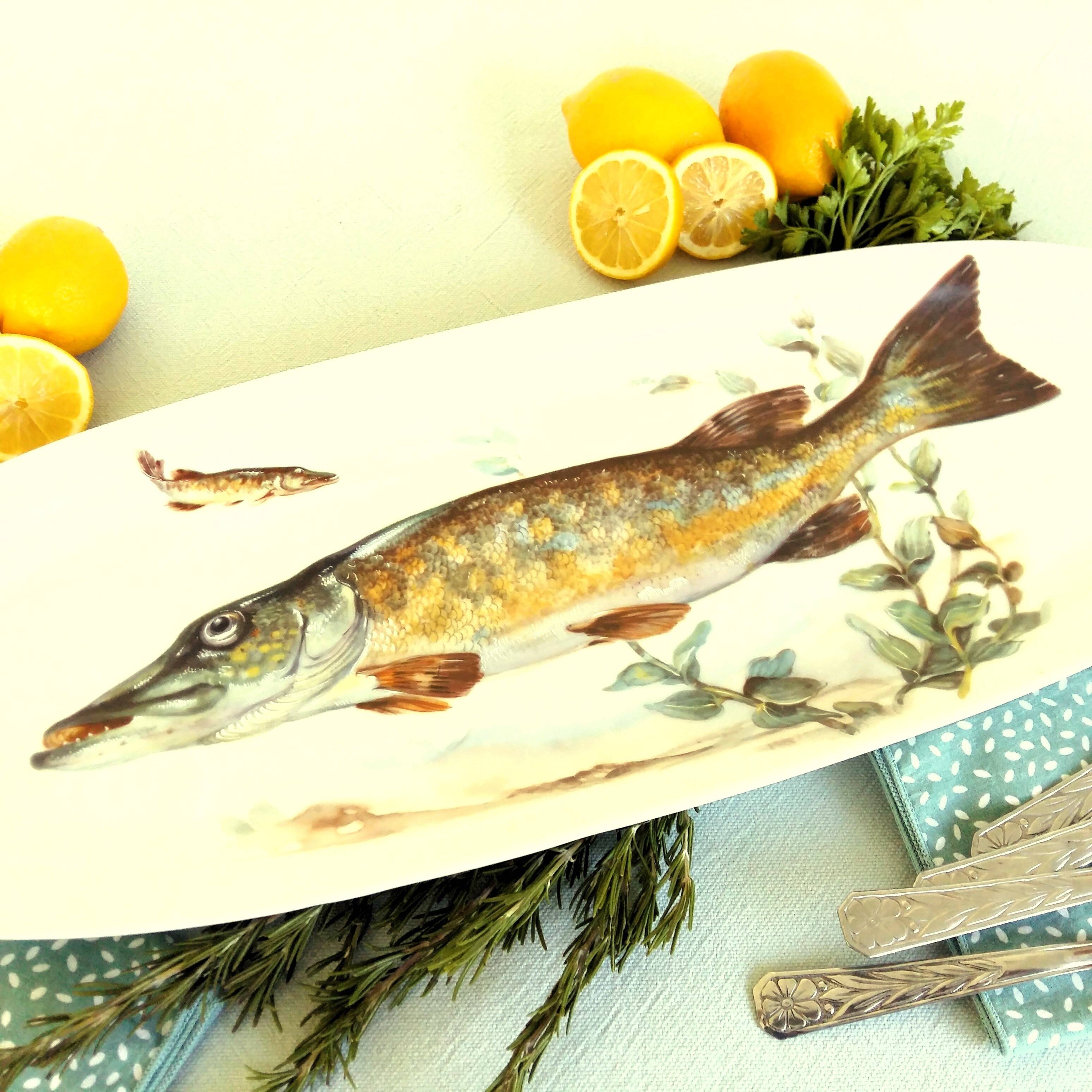 6 grandes assiettes plates Sarreguemines en barbotine poisson - Vendu