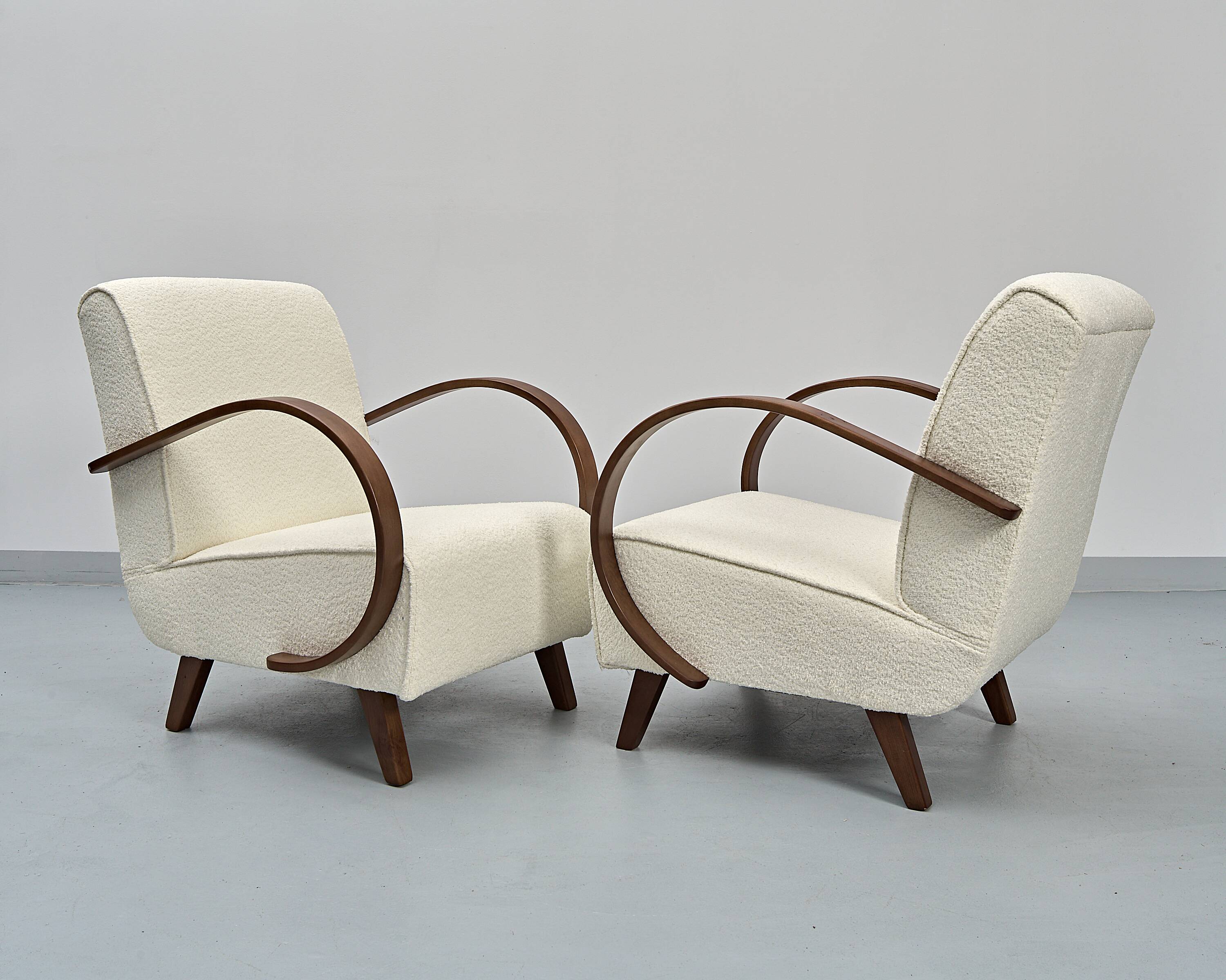 Loop chairs type C attributed to Jindřich Halabala, 1930s, set of 2