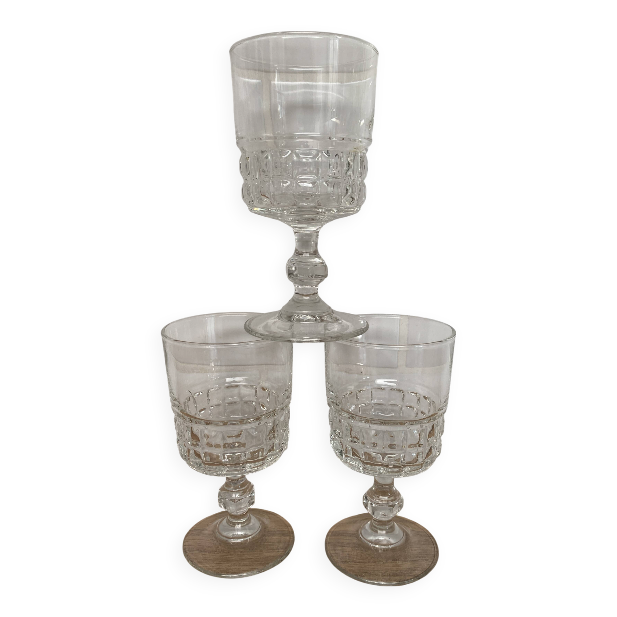 Set of 3 Luminarc Quadrille wine glasses