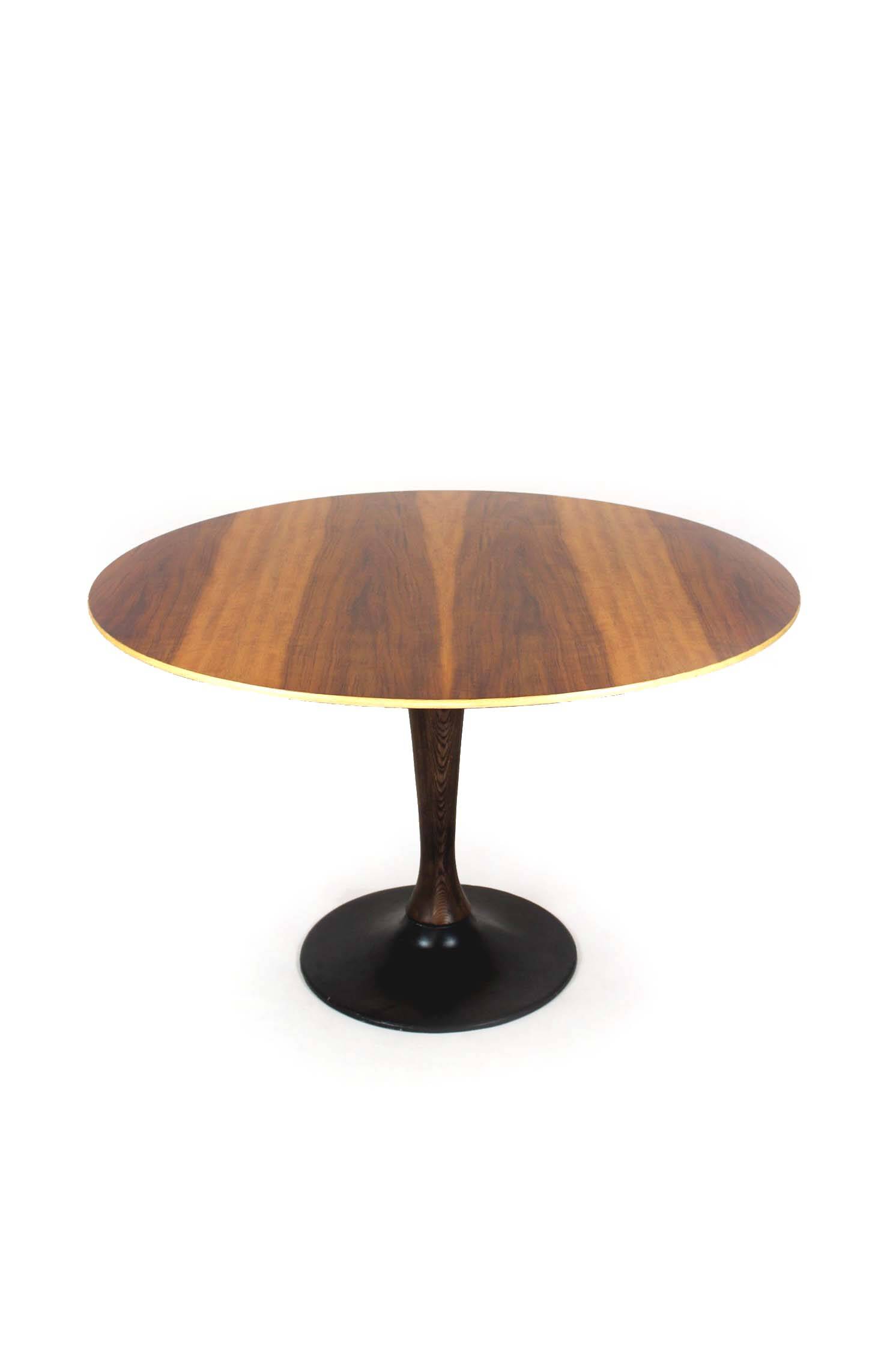 Mid-century modern round tulip dining table, restored by Drevotvar, 1960s.