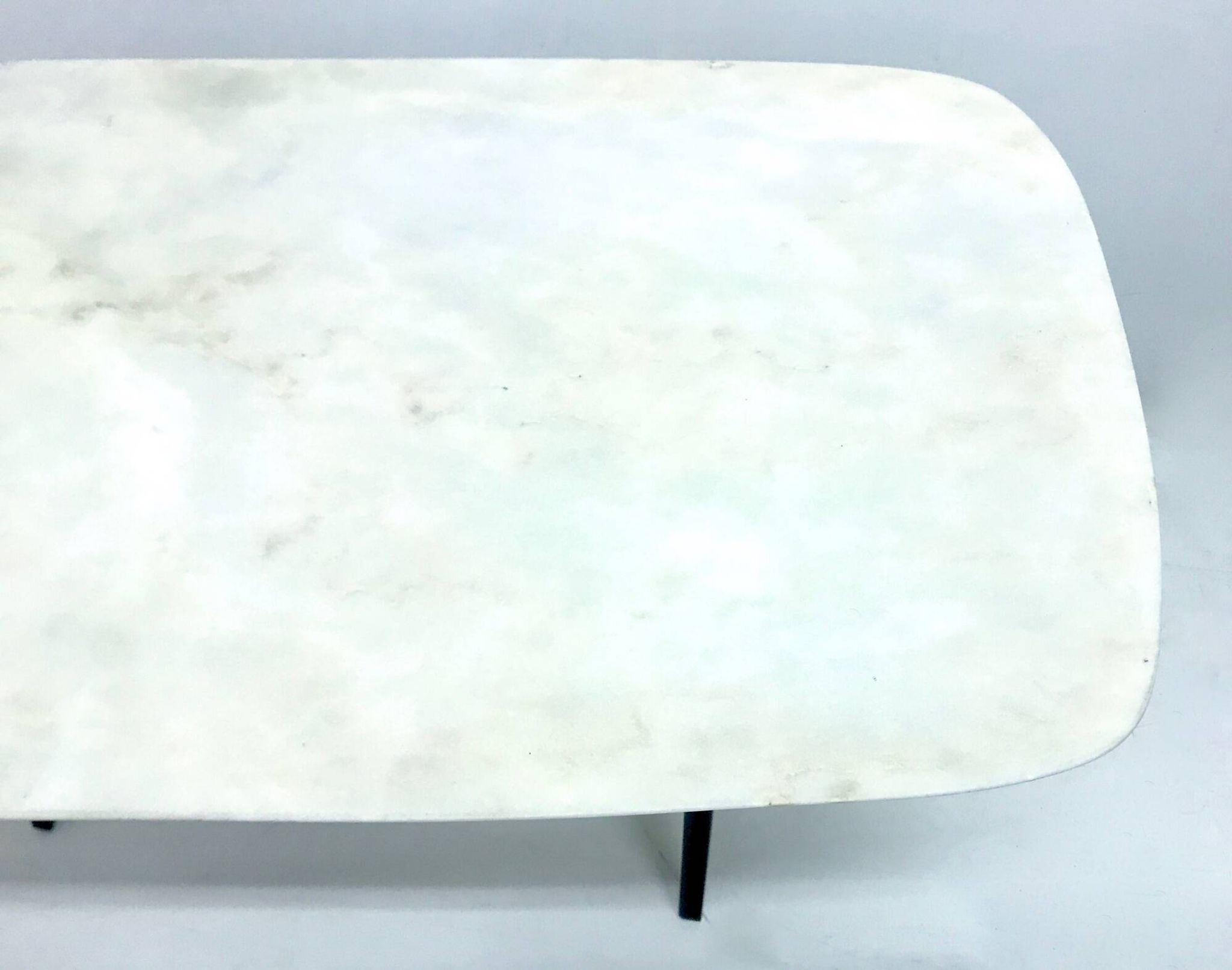 Table basse attribuée à Guglielmo Ulrich avec plateau en marbre de Carrare