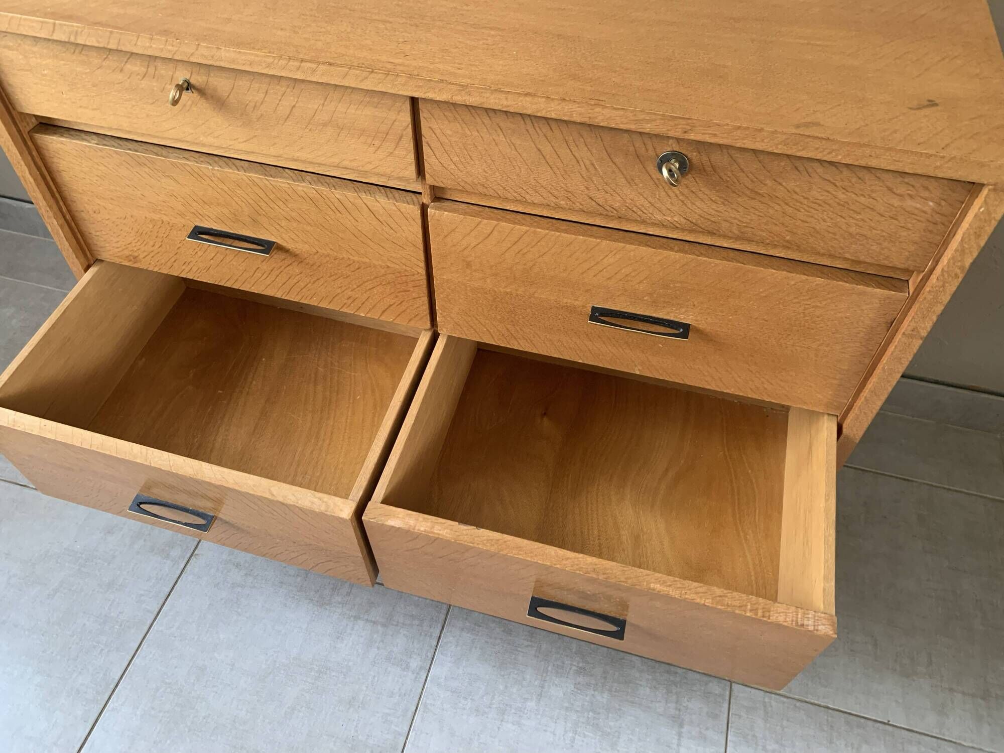 Large vintage 6-drawer chest of drawers from the 50s in oak.