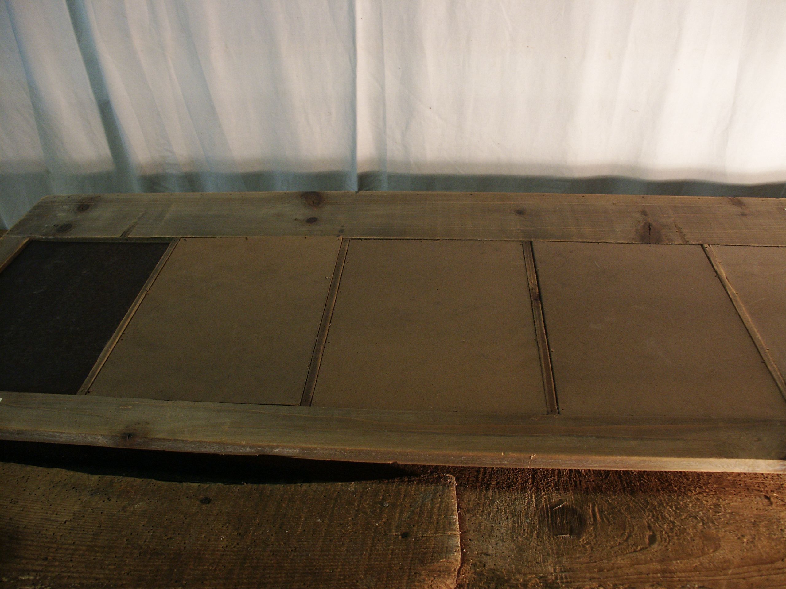 Semainier with shelf or storage