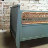 Baby bed feet compass and woven wicker