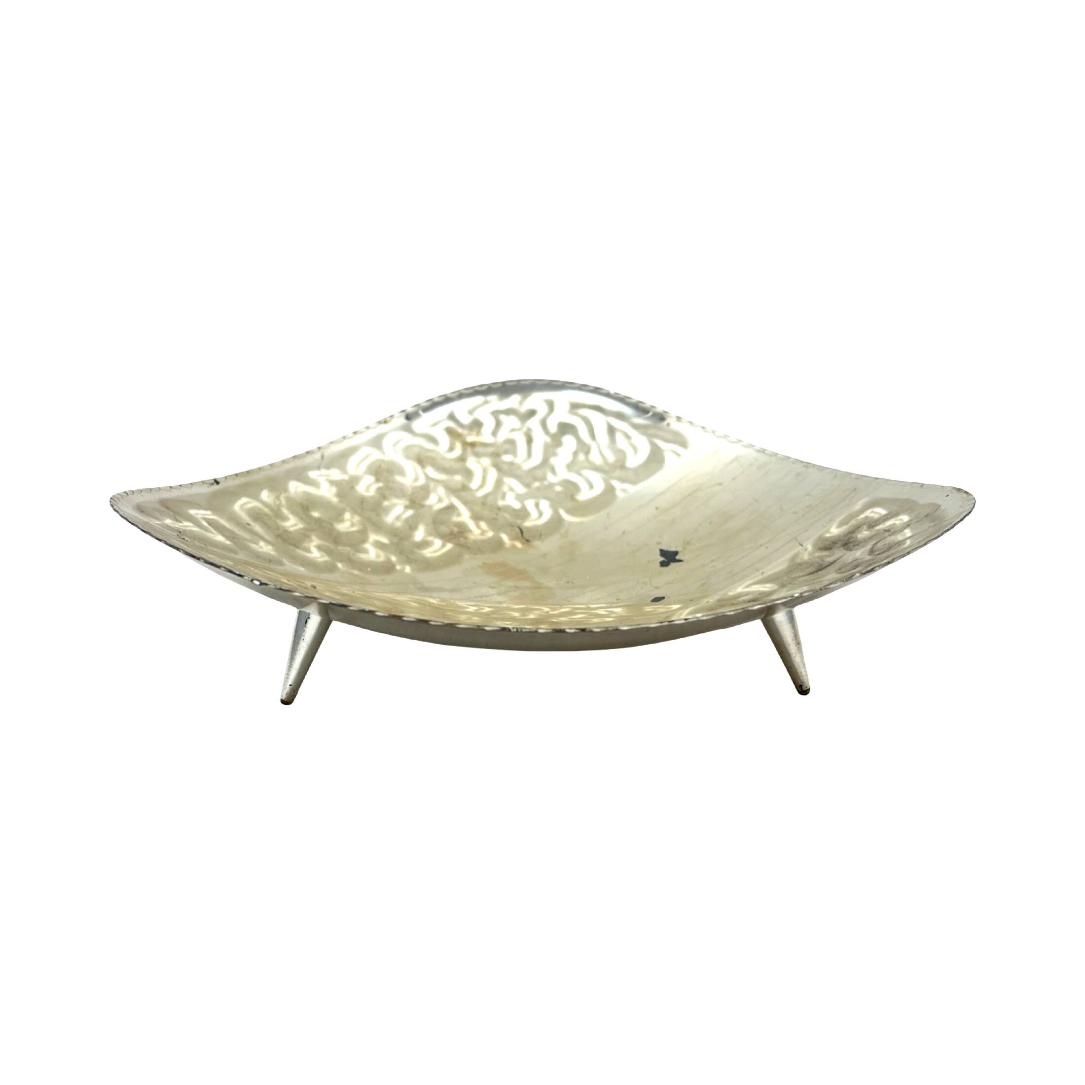 Vintage plated plate on leaf-shaped legs, silver-plated, Germany, 1970s.