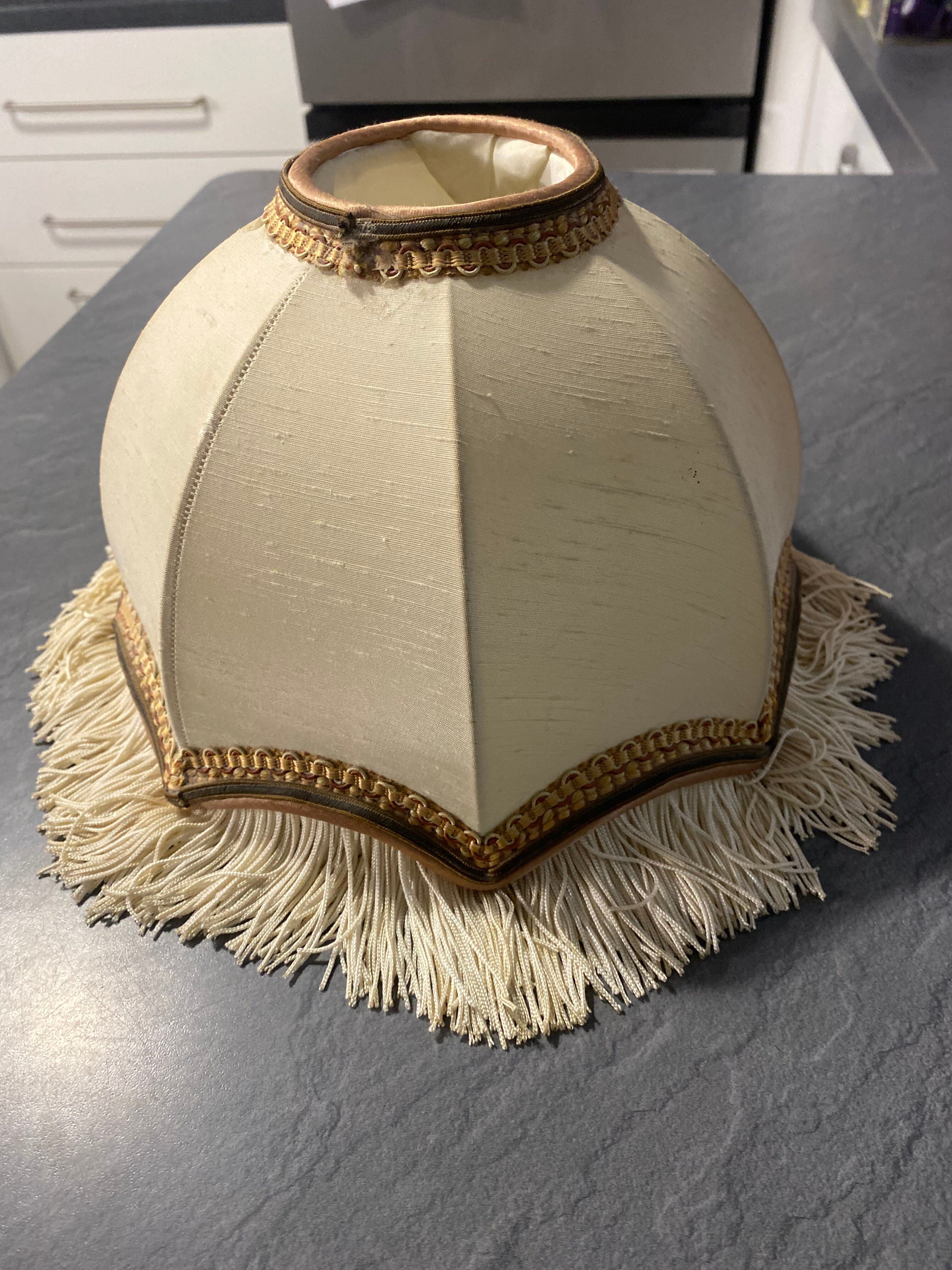 Vintage fringed lampshade – Pagoda style – Impeccable condition