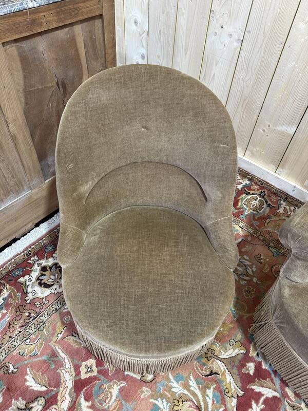 Salon crapaud avec canapé et fauteuils velours marron