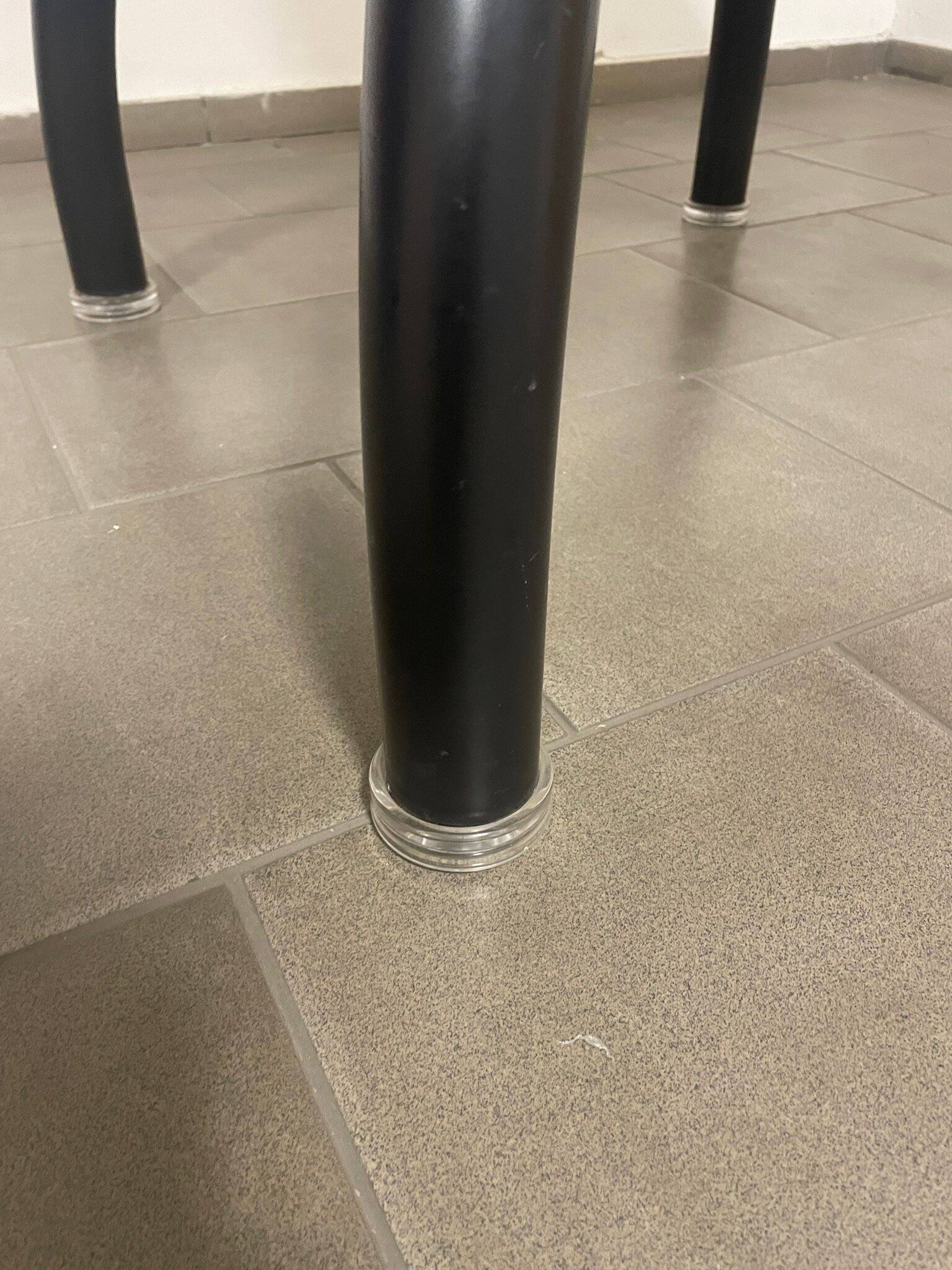 Dining table spider table Knoll