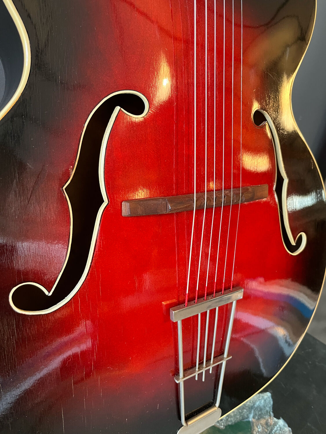Klira Archtop Guitar