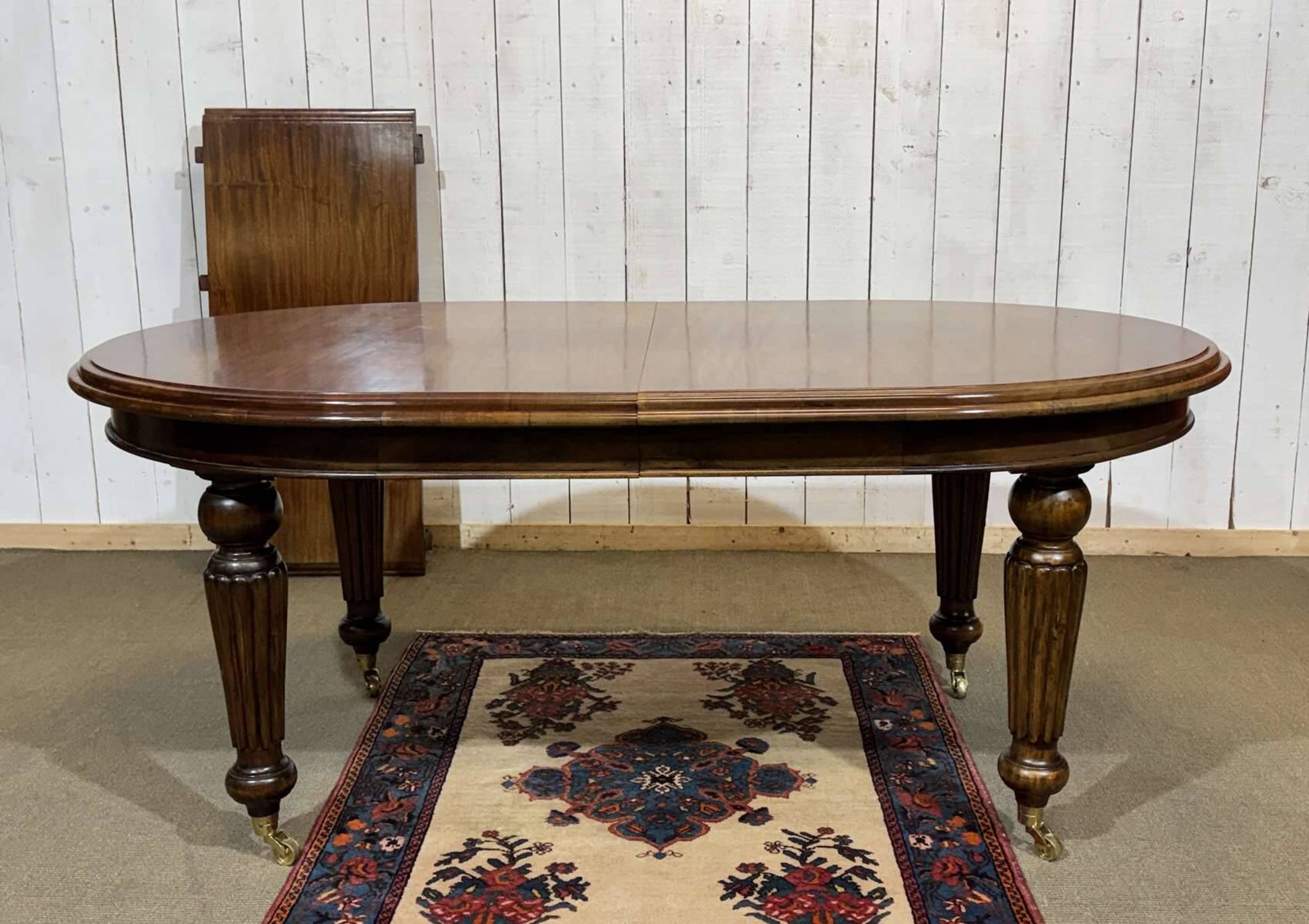 Table ovale style Victorienne en acajou avec 1 allonge