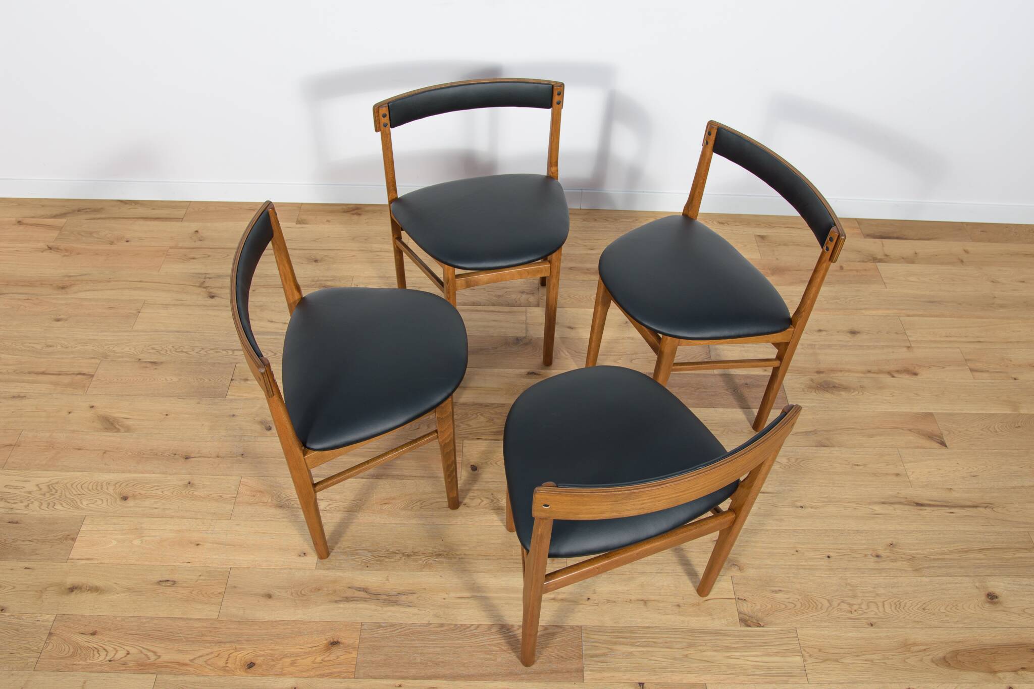 Mid century round extendable dining table and chairs from mcintosh, 1960s, set of 5