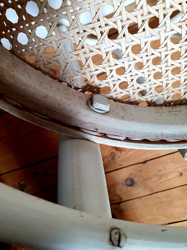 Chaise de bistrot cannée