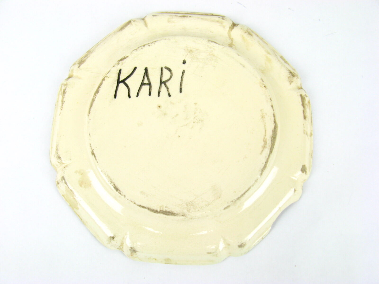 Ceramic plate with rooster decoration