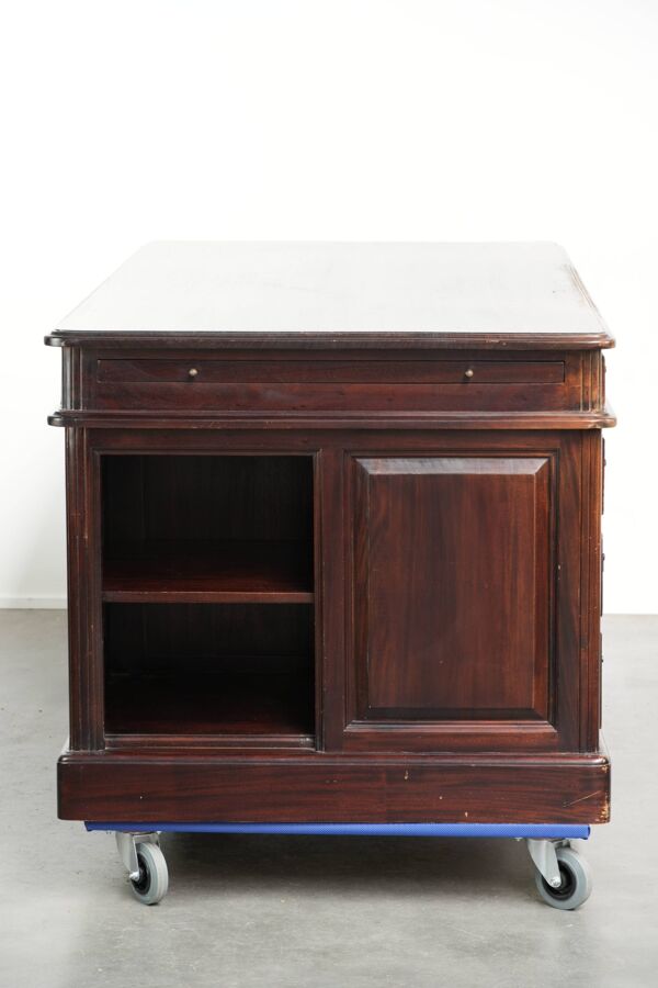 Bureau en bois du 20e siècle / bureau partenaire de style anglais avec une belle apparence.