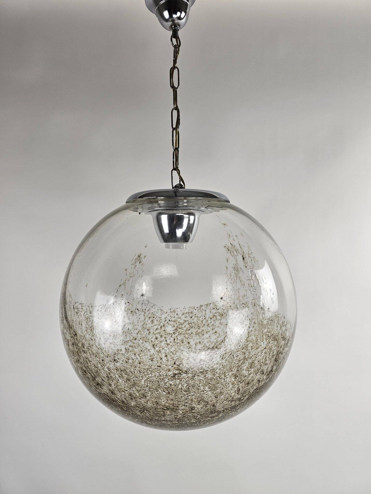 Large globe pendant lamp made of Italian glass with gold-grey speckles