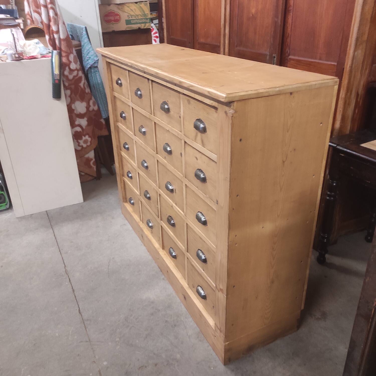 Seed trader's furniture with 20 fir drawers