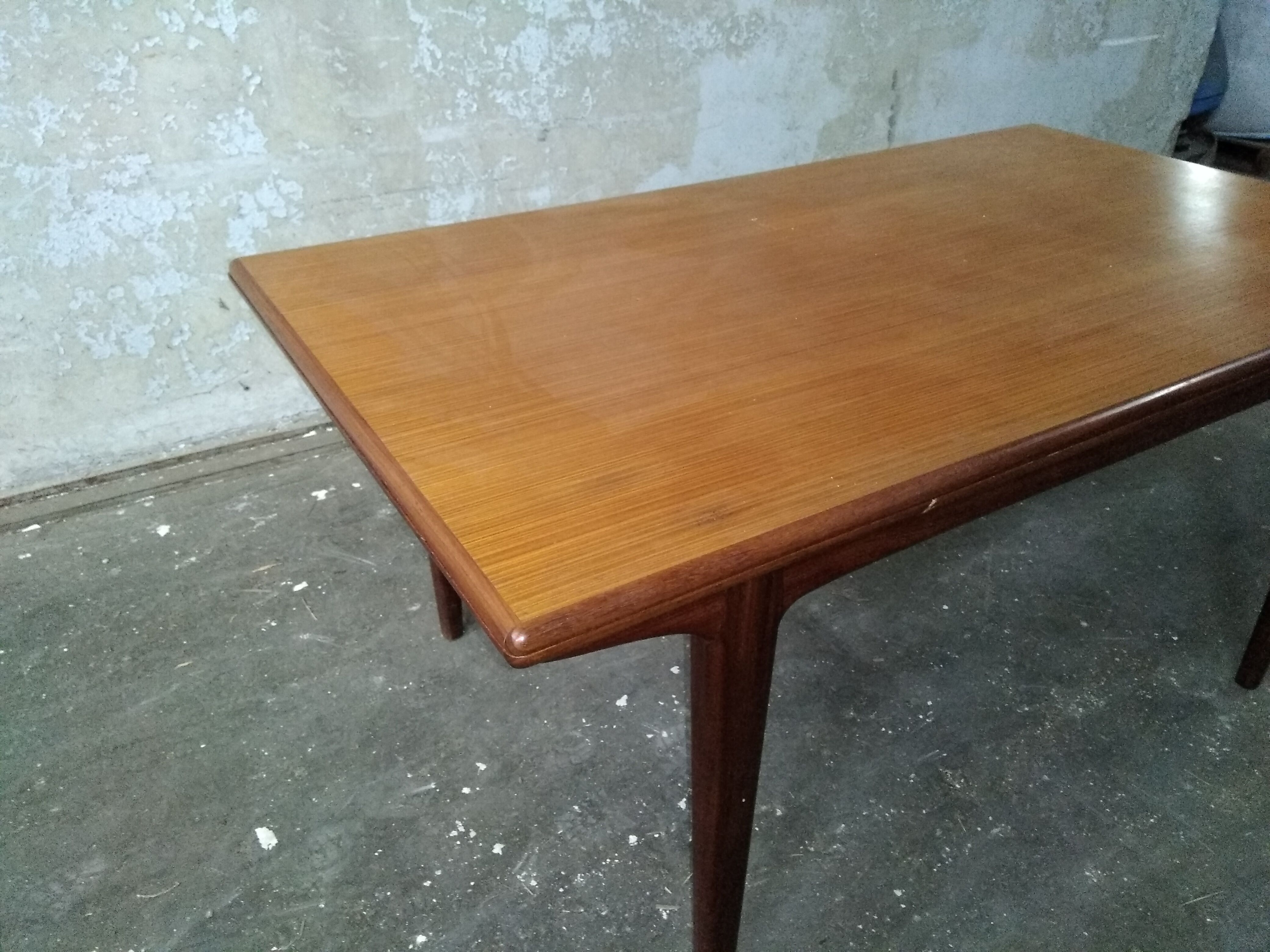 Scandinavian with extension dining table