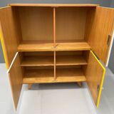 Armoire U-450 en placage de chêne, variante jaune et blanc, Jiří Jiroutek pour Inte