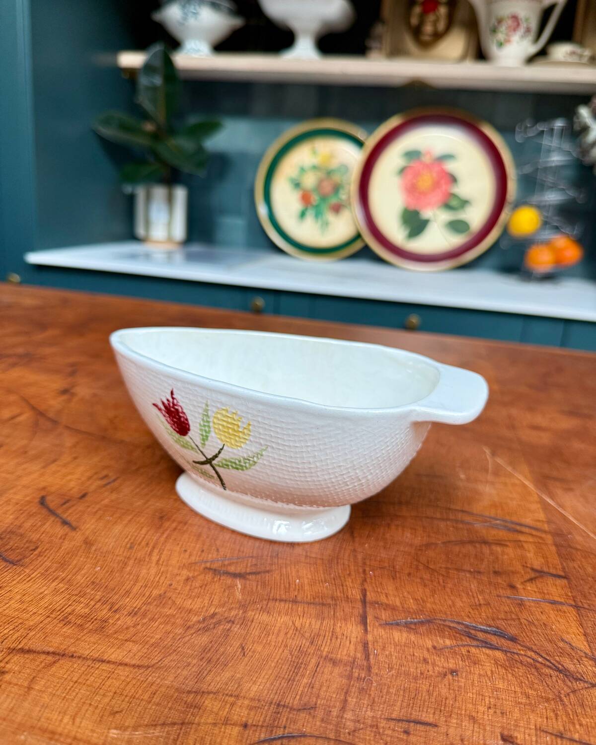 Salins Crocus Sauceboat