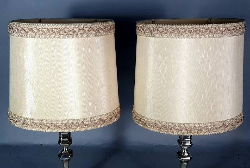 Paire lampes à poser métal argenté flambeaux style Louis XIII Bel état C777