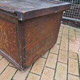 Antique chest from 1720