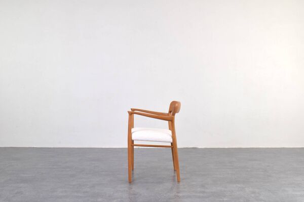 Chaise de salle à manger danoise modèle 56 de milieu de siècle par Niels O. Møller pour J.L. Møller