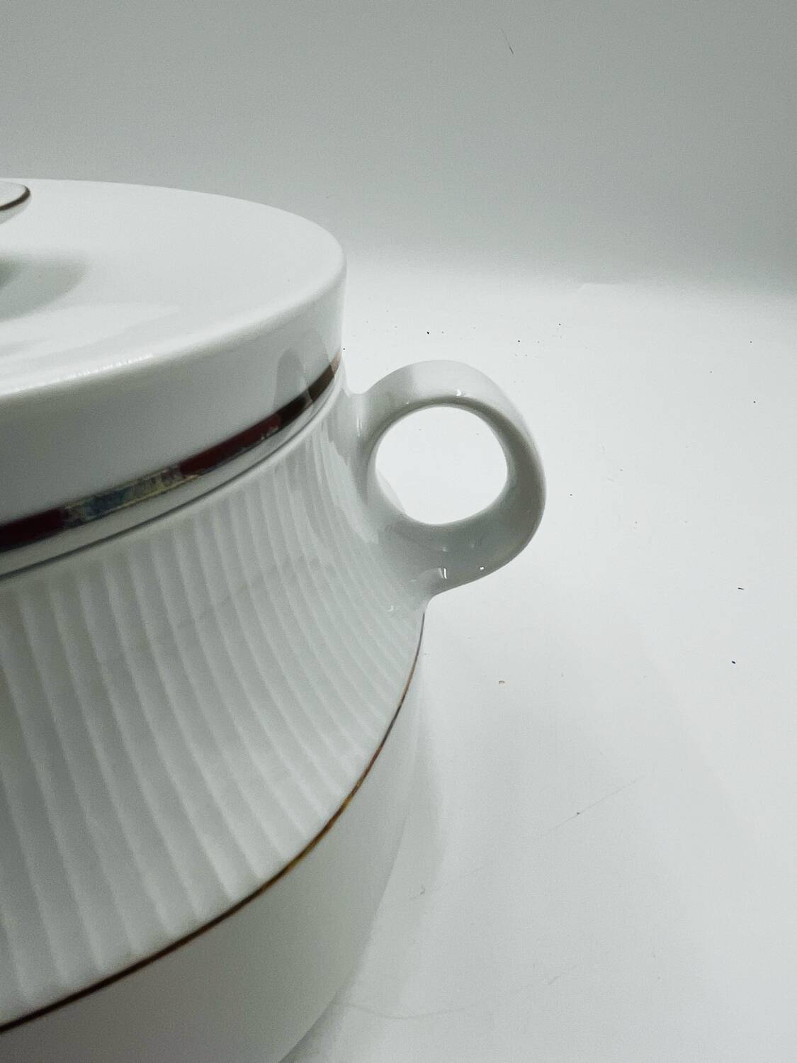 Arzberg gold thread soup tureen