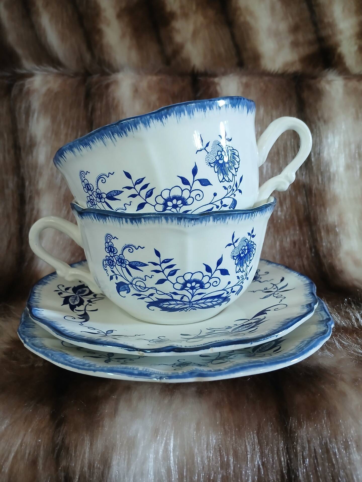 2 antique Lancaster cups