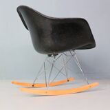 Fauteuil à bascule noir original « Rar » de Charles & Ray Eames, 1977